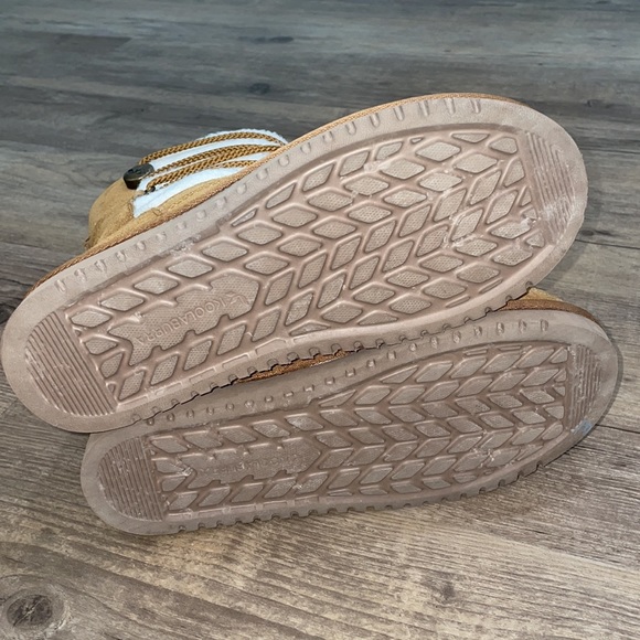 Koolaburra by Ugg Michon Faux Shearling Trimmed Short Boot - Picture 9 of 9